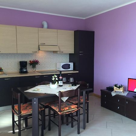 Residence Le Azalee & Spa Vercana Pokoj fotografie