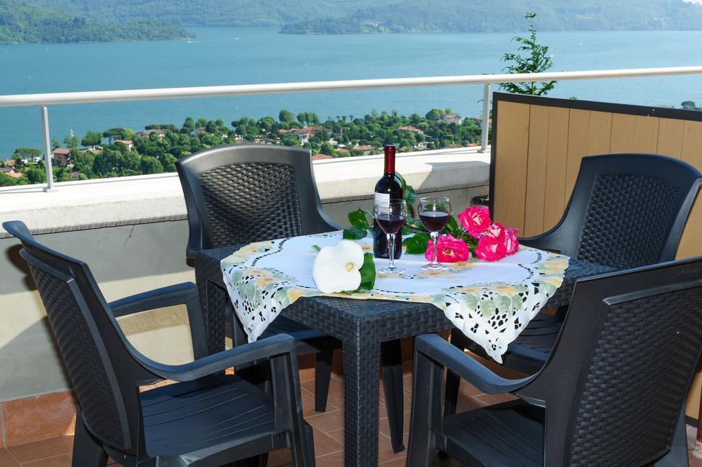 Residence Le Azalee & Spa Vercana Pokoj fotografie