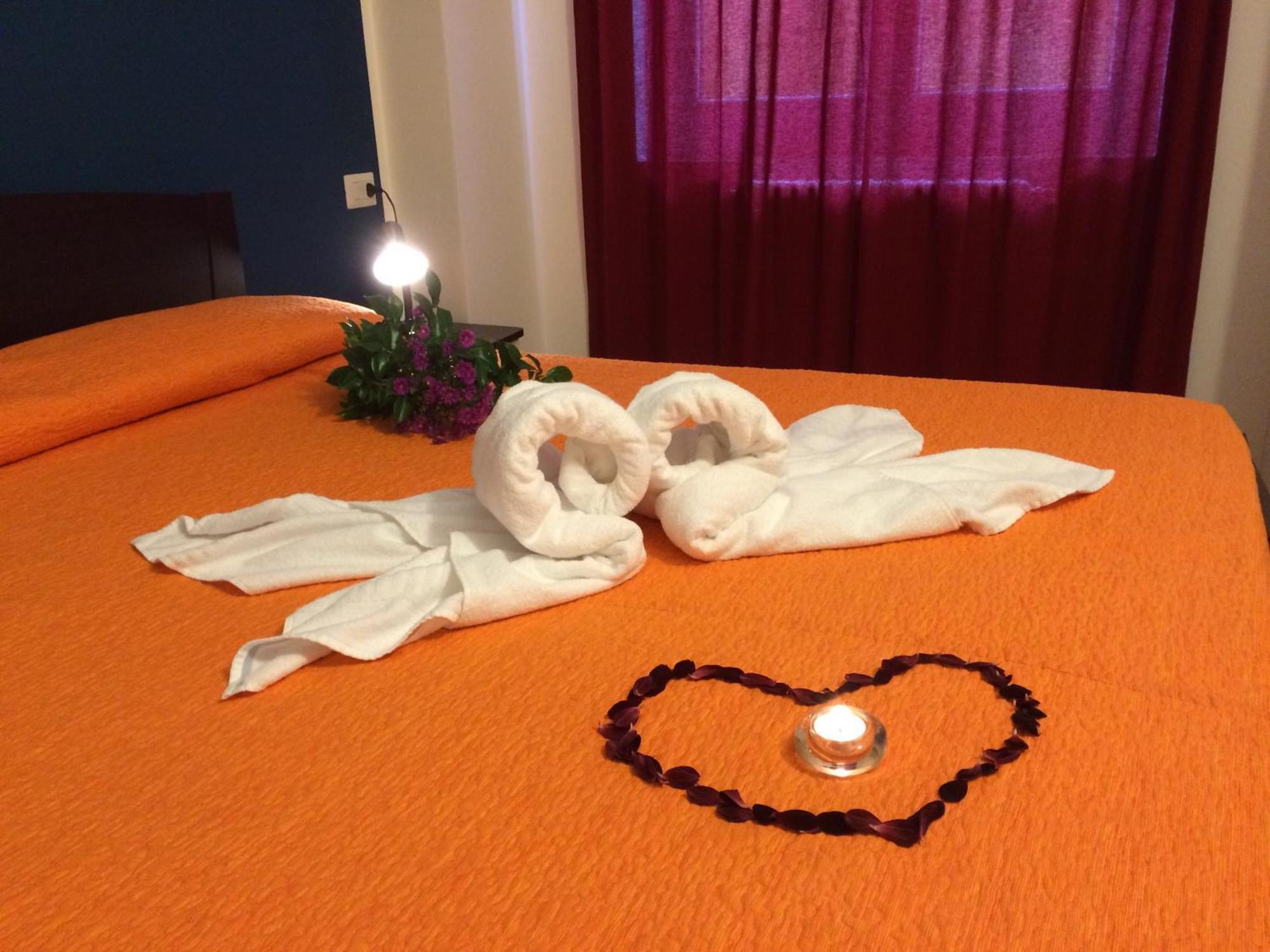 Residence Le Azalee & Spa Vercana Pokoj fotografie