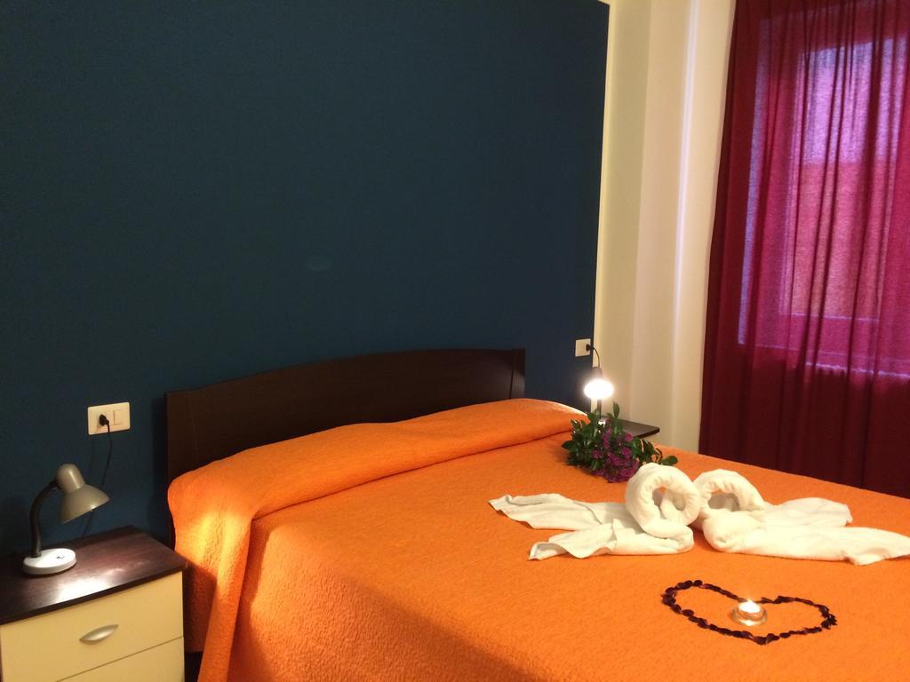 Residence Le Azalee & Spa Vercana Pokoj fotografie