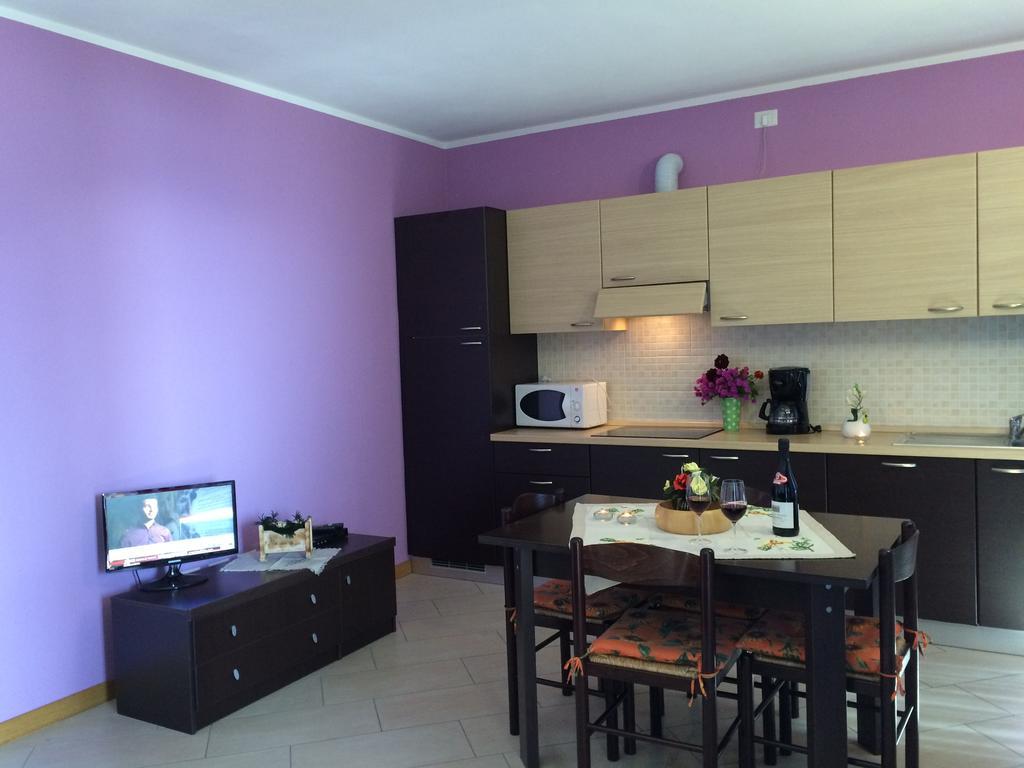 Residence Le Azalee & Spa Vercana Pokoj fotografie